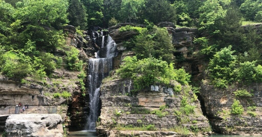 Guide to Visiting Dogwood Canyon Nature Park in Missouri