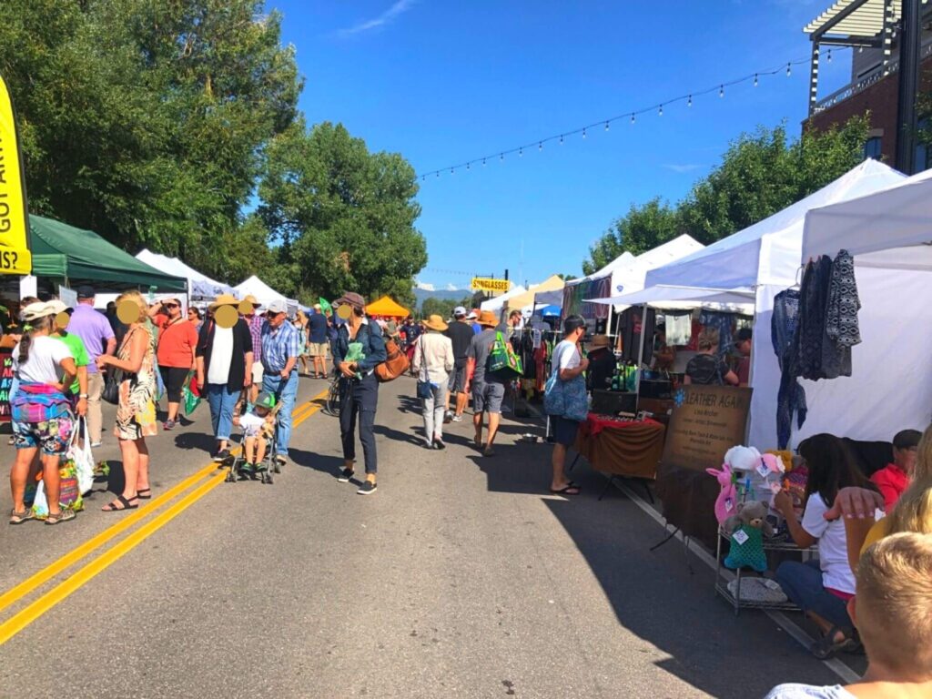 busy farmer's market in Steamboat Springs, CO