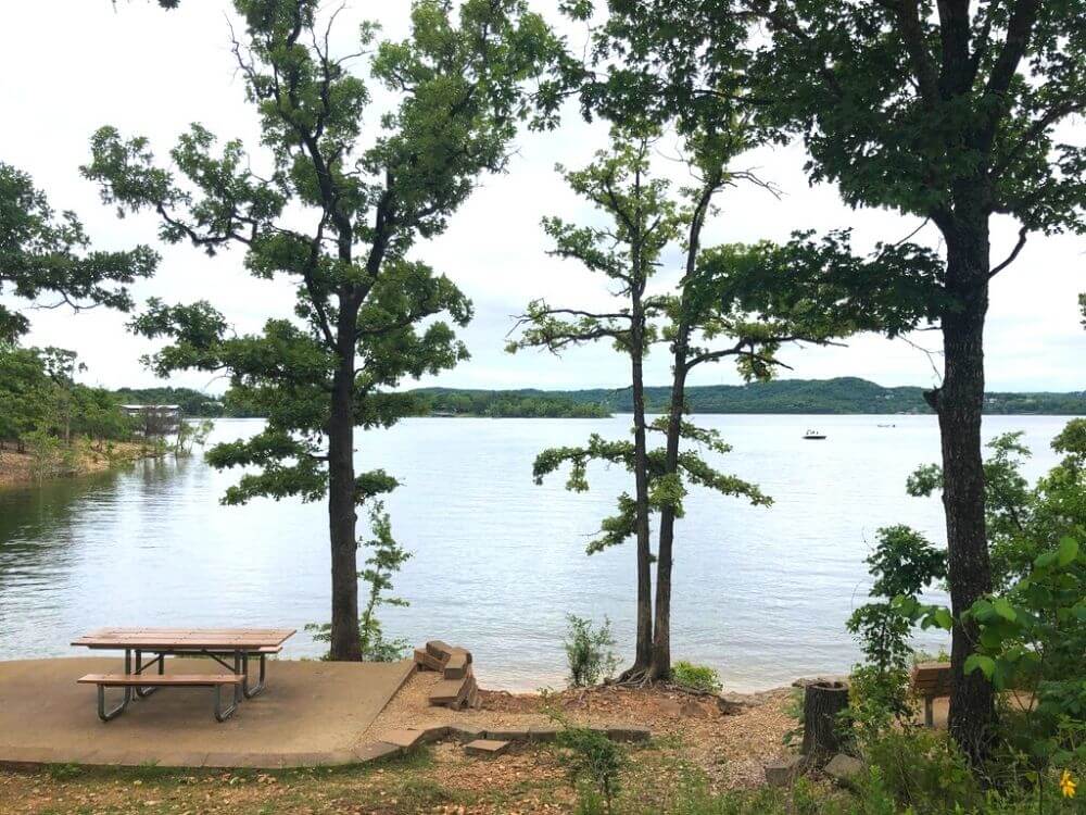Table Rock Lake picnic free things to do in Branson